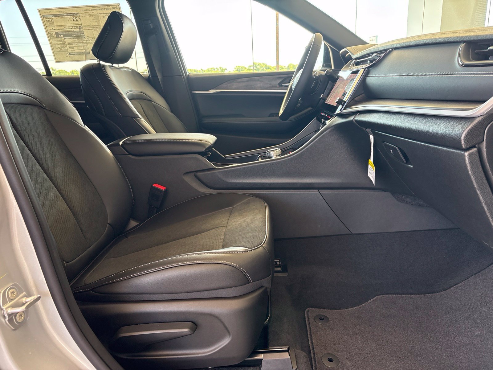 New 2026 Jeep Grand Cherokee Altitude RWD image 18