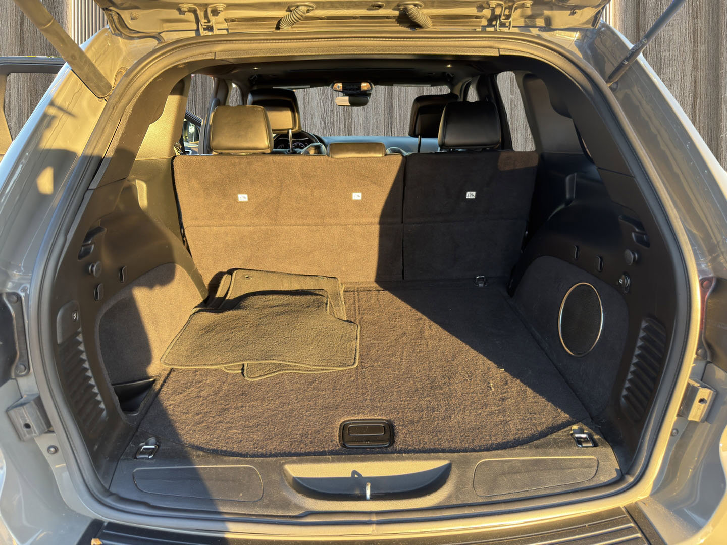 Used 2020 Jeep Grand Cherokee Altitude image 65