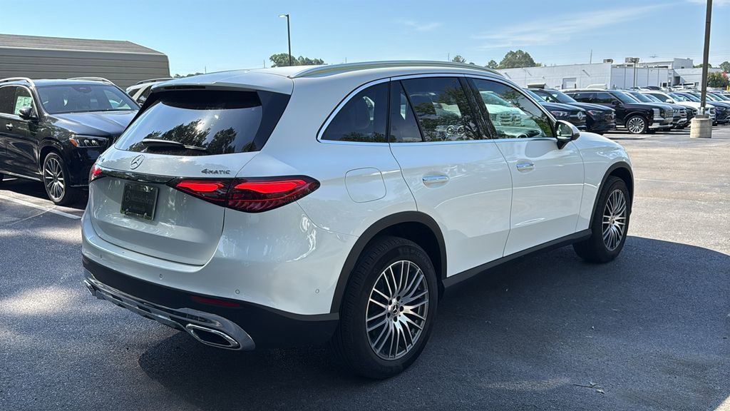 Used 2025 Mercedes-Benz GLC 300 4MATIC image 4