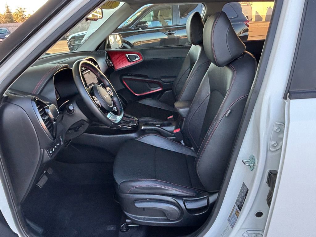 Used 2023 Kia Soul GT-Line image 22