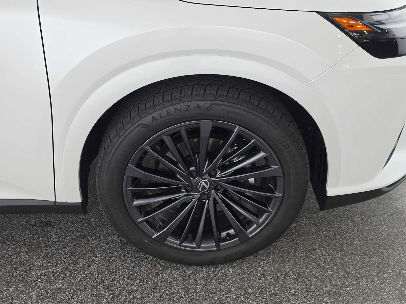 Certified 2026 Lexus RX 450h AWD w/ Convenience Package image 9