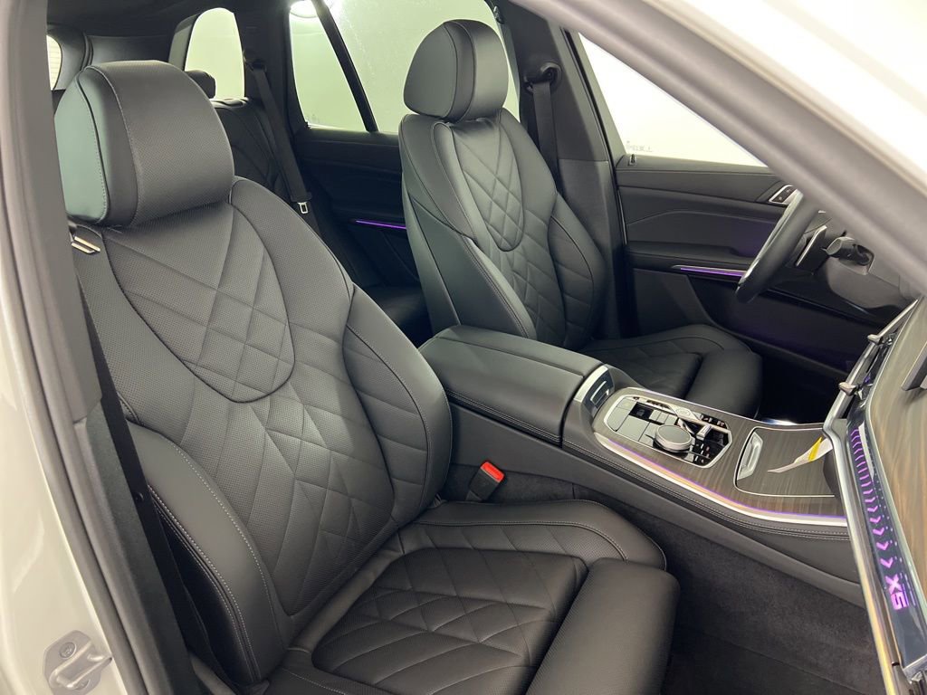 Used 2026 BMW X5 xDrive40i w/ Parking Assistance Package image 24