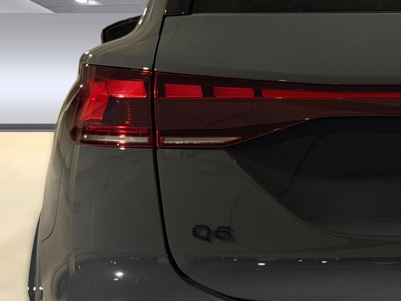 Used 2025 Audi Q6 e-tron Premium Plus w/ Premium Plus AWD/4WD image 30