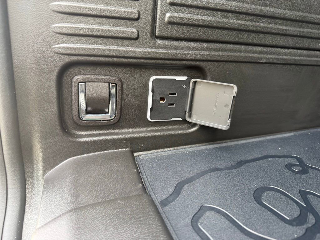 Used 2025 GMC Hummer EV 3X image 9