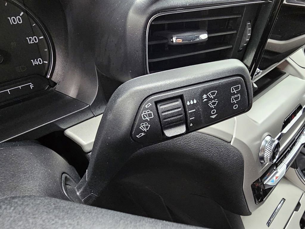 Used 2022 Ford Explorer XLT w/ Equipment Group 202A AWD/4WD image 34