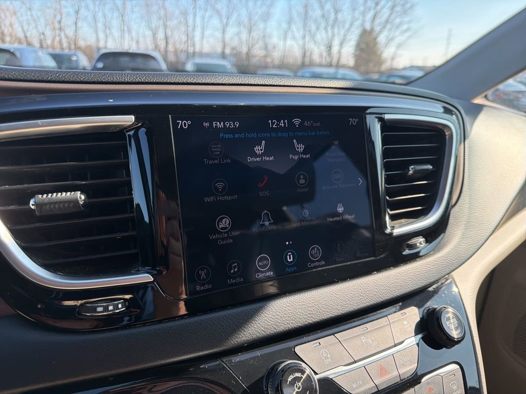 Used 2018 Chrysler Pacifica Touring-L Plus w/ Tire & Wheel Group image 30