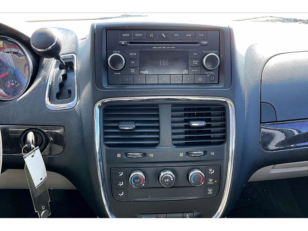 Used 2018 Dodge Grand Caravan w/ UConnect Hands-Free Group image 26