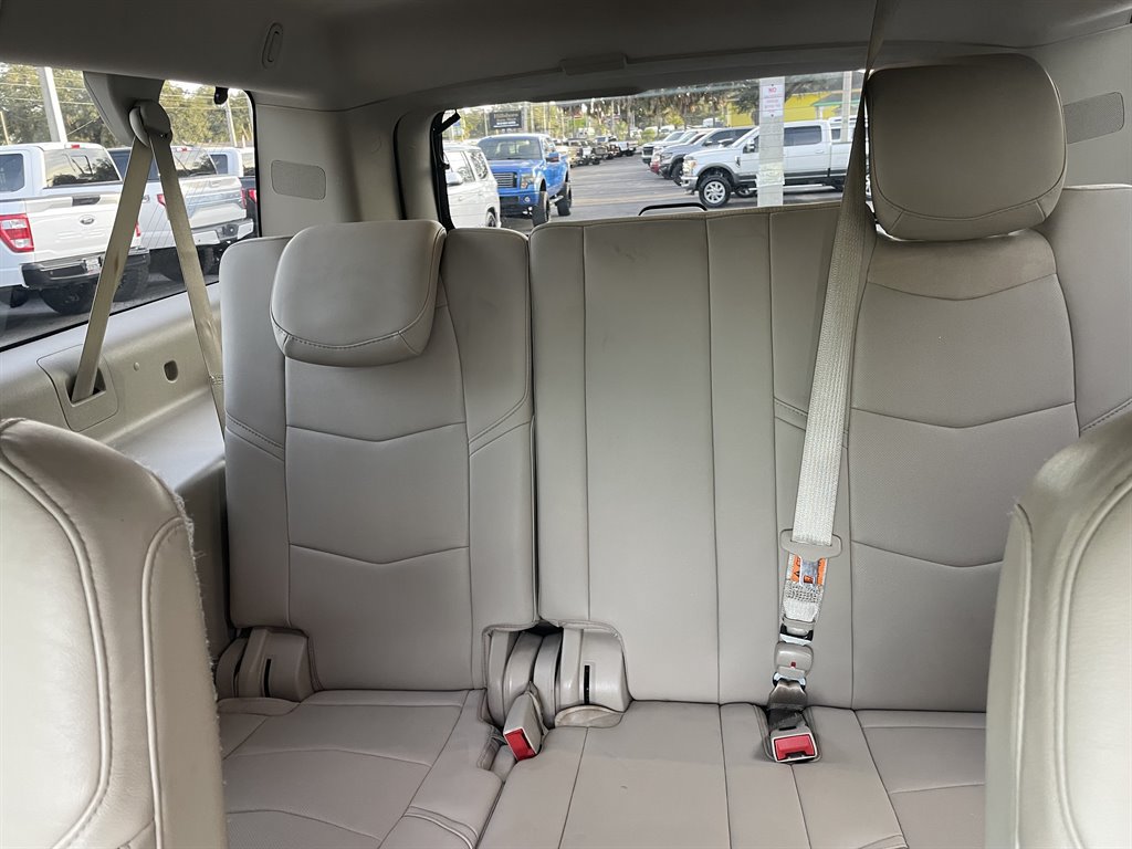 Used 2016 Cadillac Escalade ESV Luxury RWD image 6