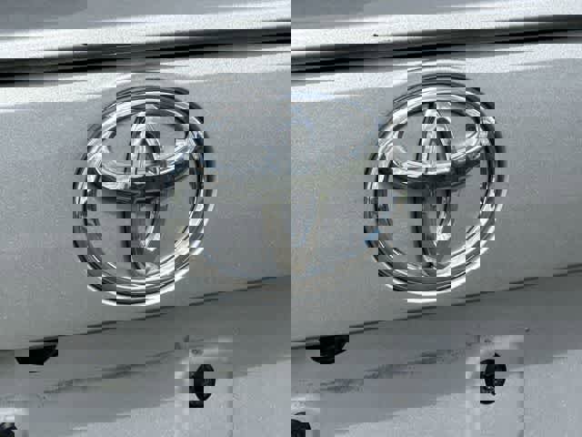 Used 2021 Toyota RAV4 XLE image 25