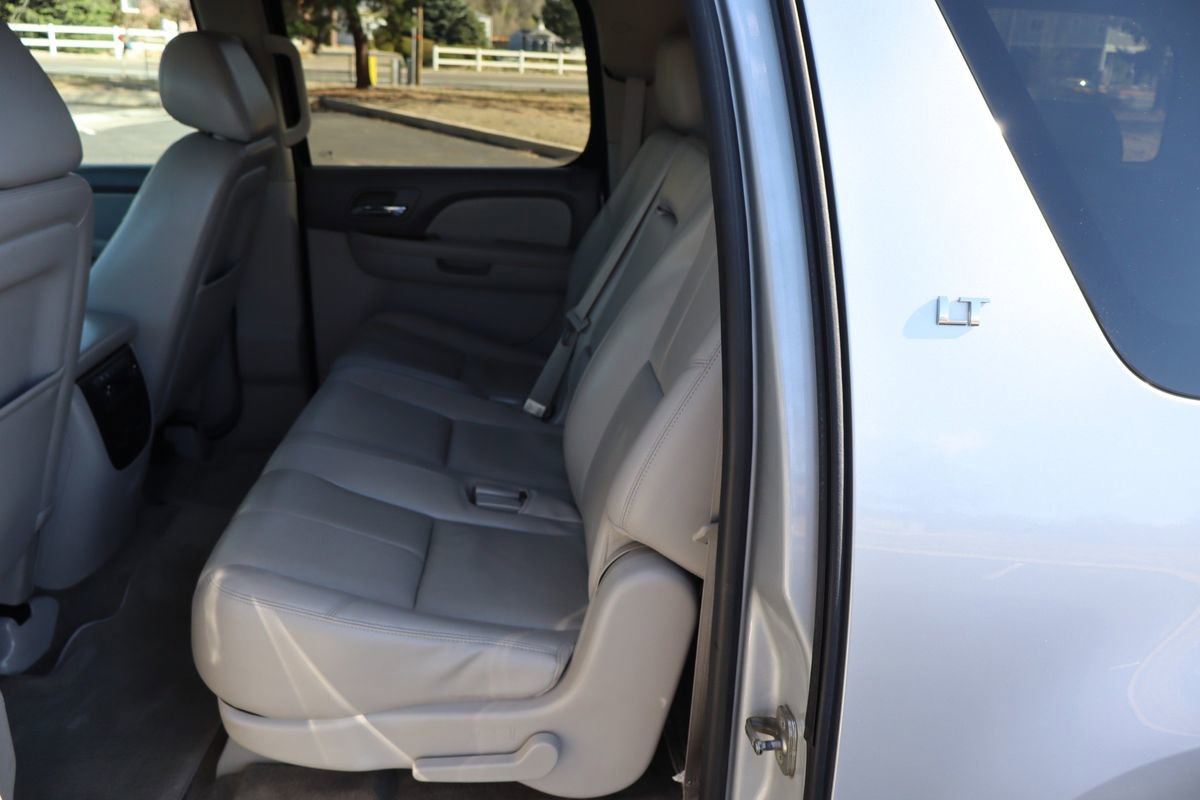 Used 2013 Chevrolet Suburban LT image 20