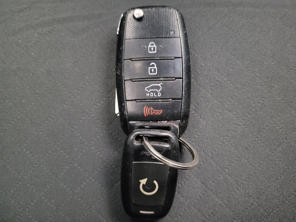 Used 2018 Kia Sorento LX image 32