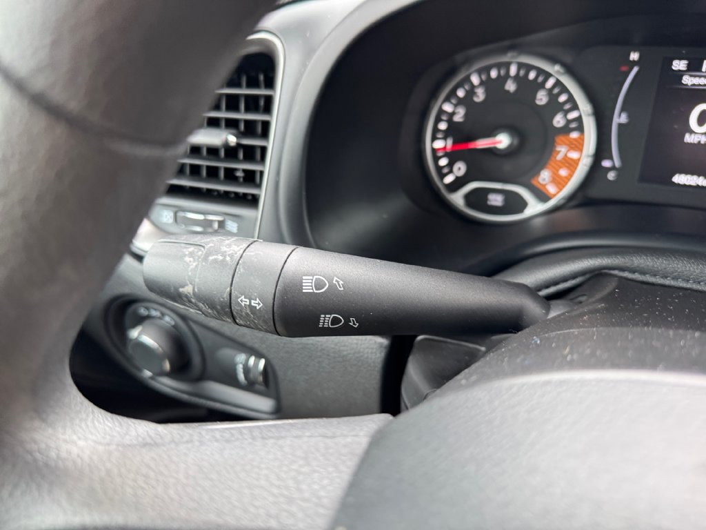 Used 2023 Jeep Renegade Latitude AWD/4WD image 31