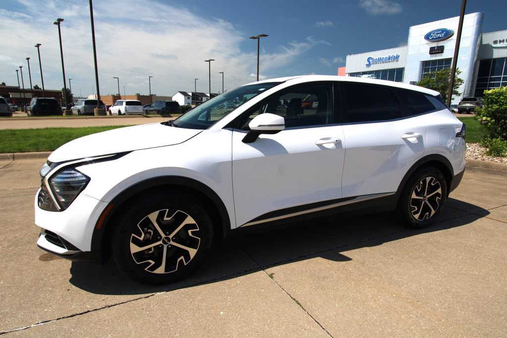 Used 2024 Kia Sportage EX FWD image 17