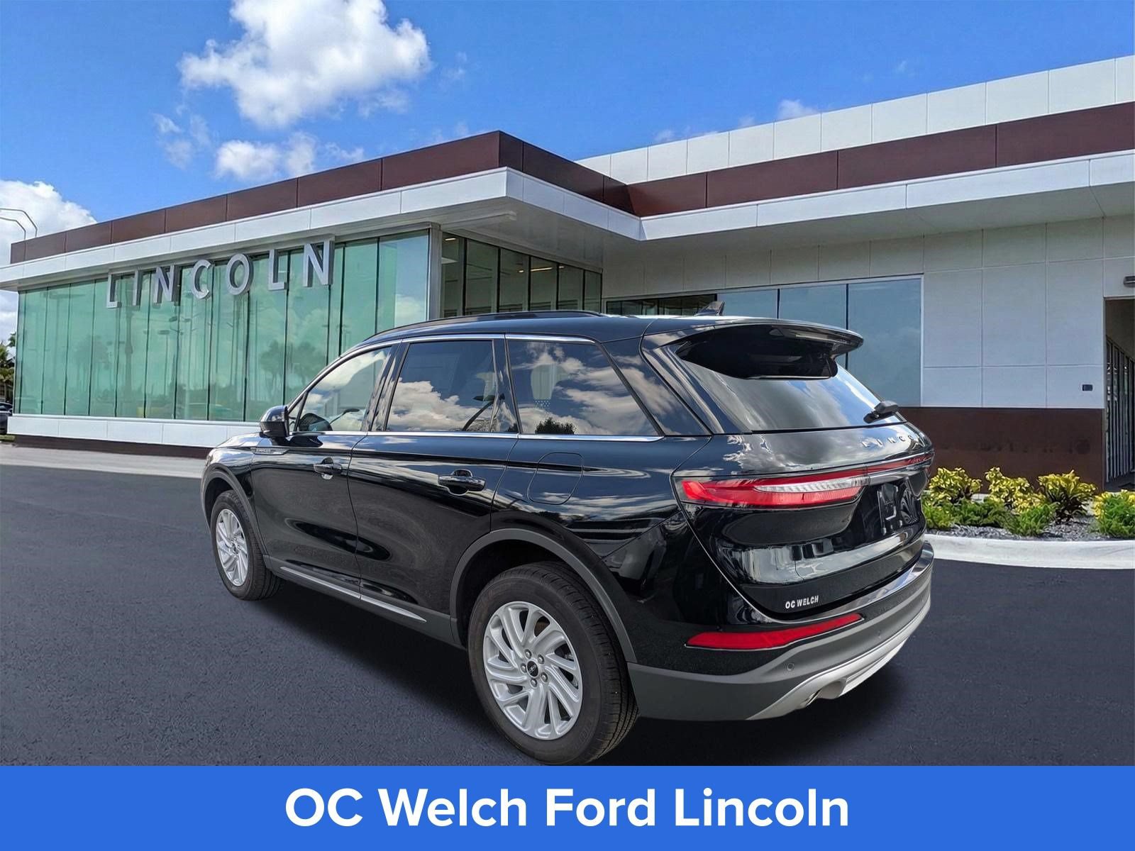 Certified 2026 Lincoln Corsair Premiere FWD image 4