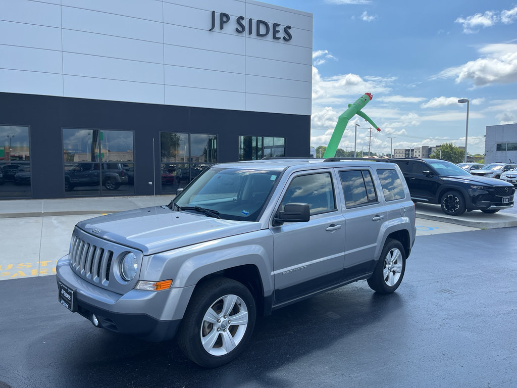 Used 2016 Jeep Patriot Latitude FWD image 1