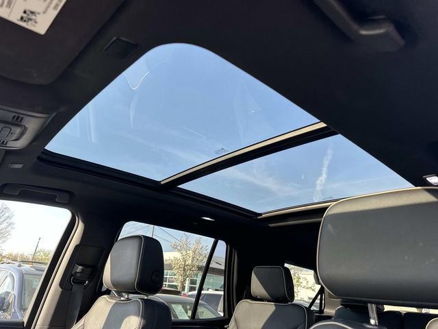 Used 2021 GMC Yukon SLT w/ SLT Premium Package image 24