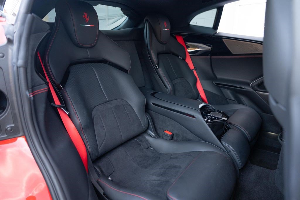 Used 2025 Ferrari Purosangue AWD/4WD image 58