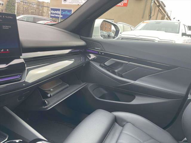 Used 2026 BMW 530i xDrive image 32