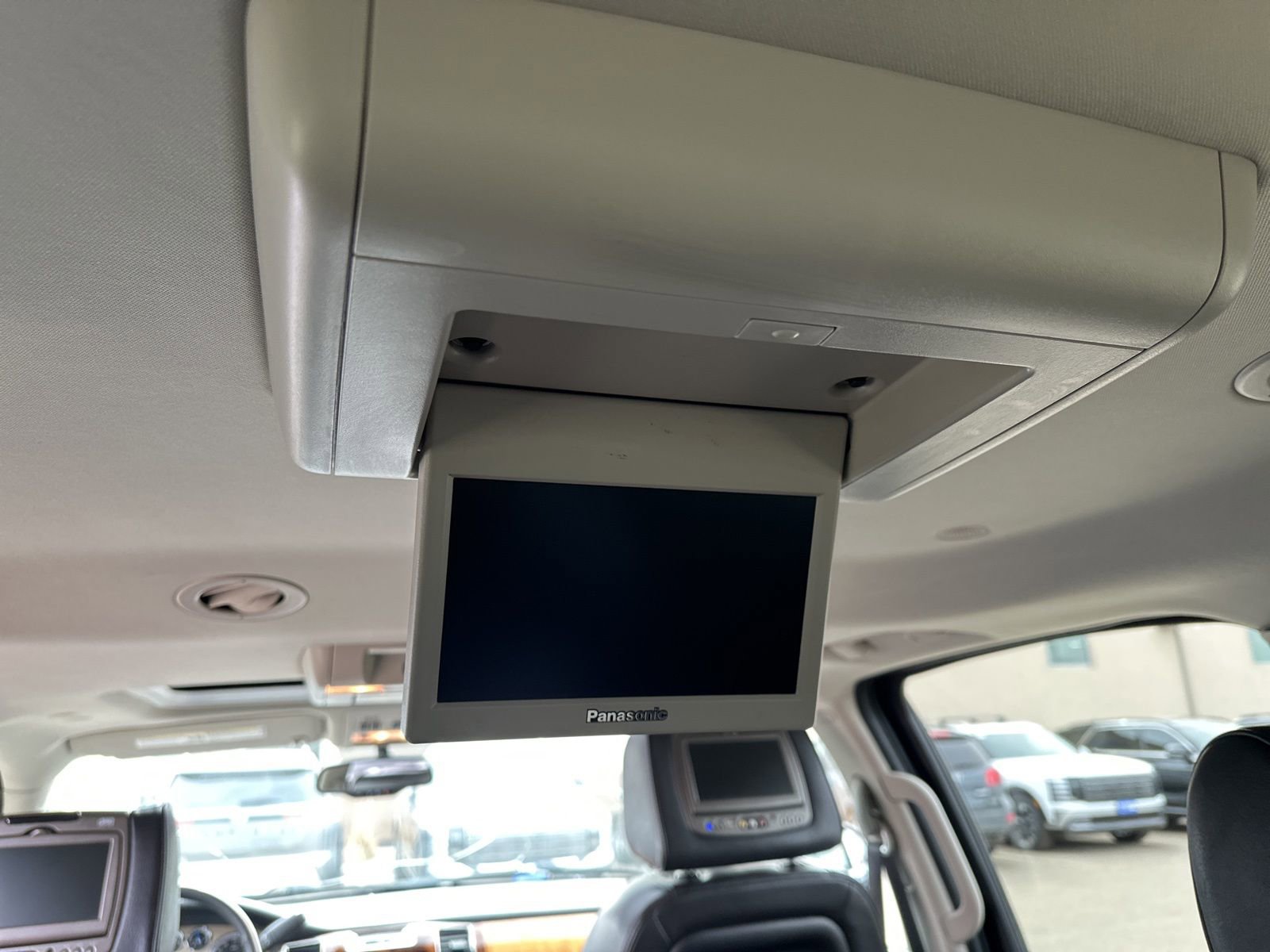 Used 2014 Cadillac Escalade ESV Platinum AWD/4WD image 31