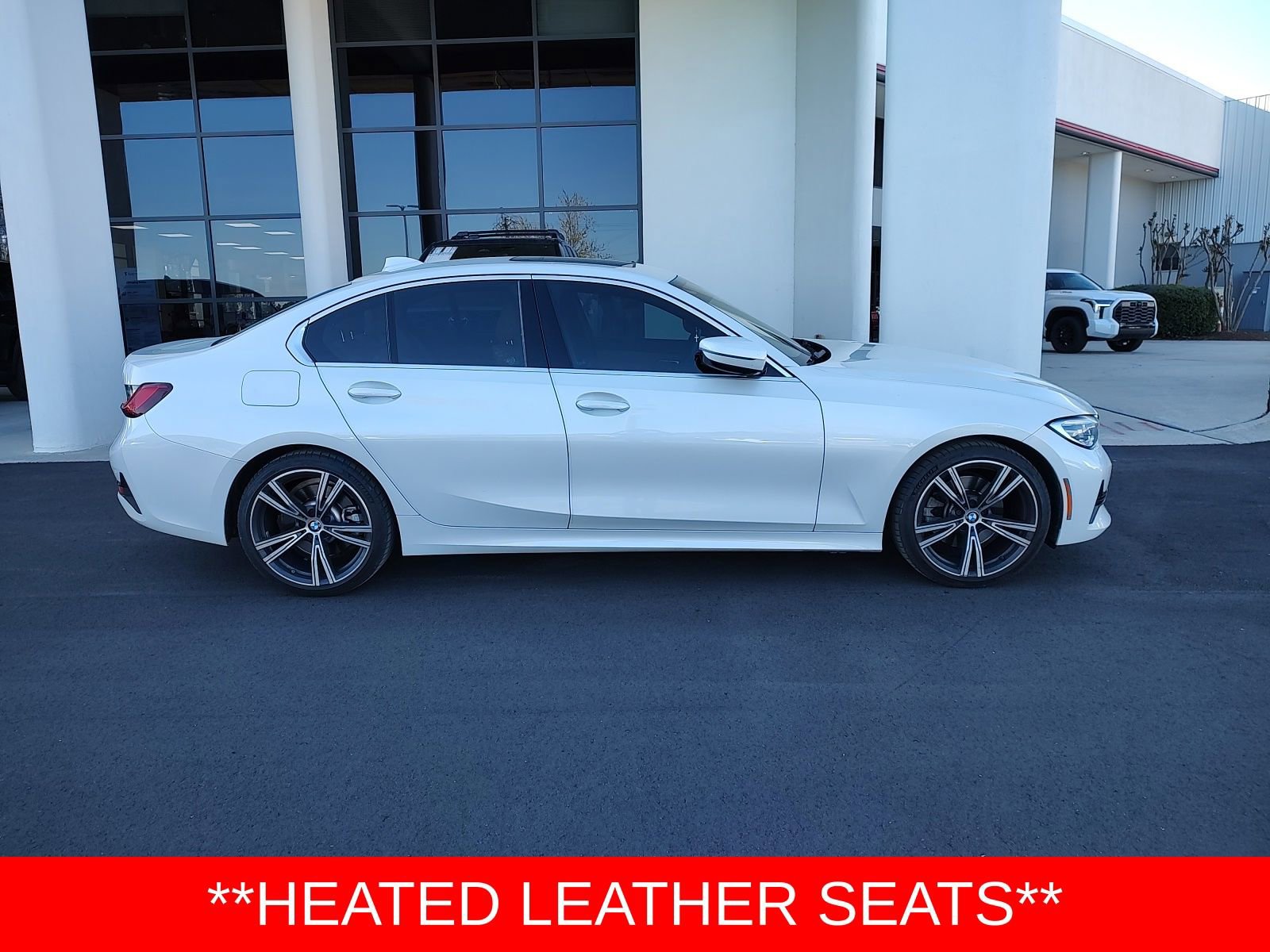 Used 2021 BMW 330i Sedan w/ Premium Package image 4