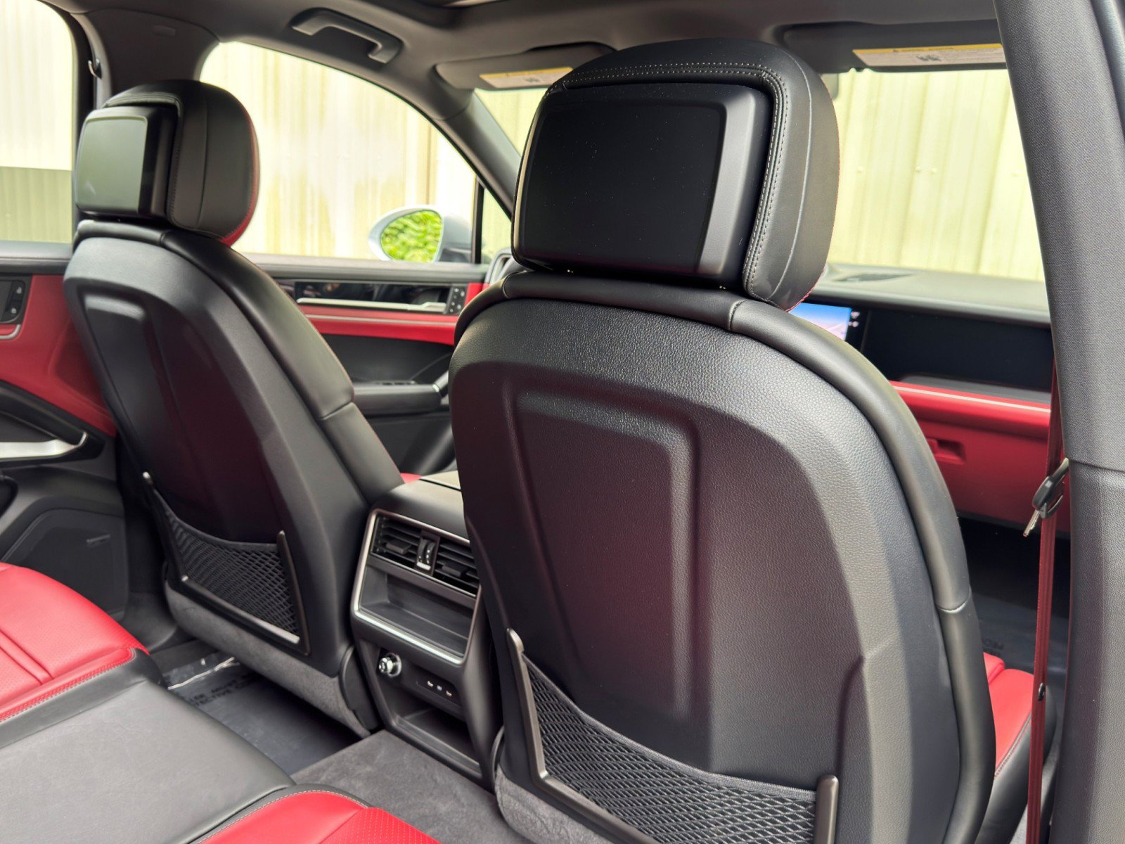 Used 2025 Porsche Cayenne S AWD/4WD image 41