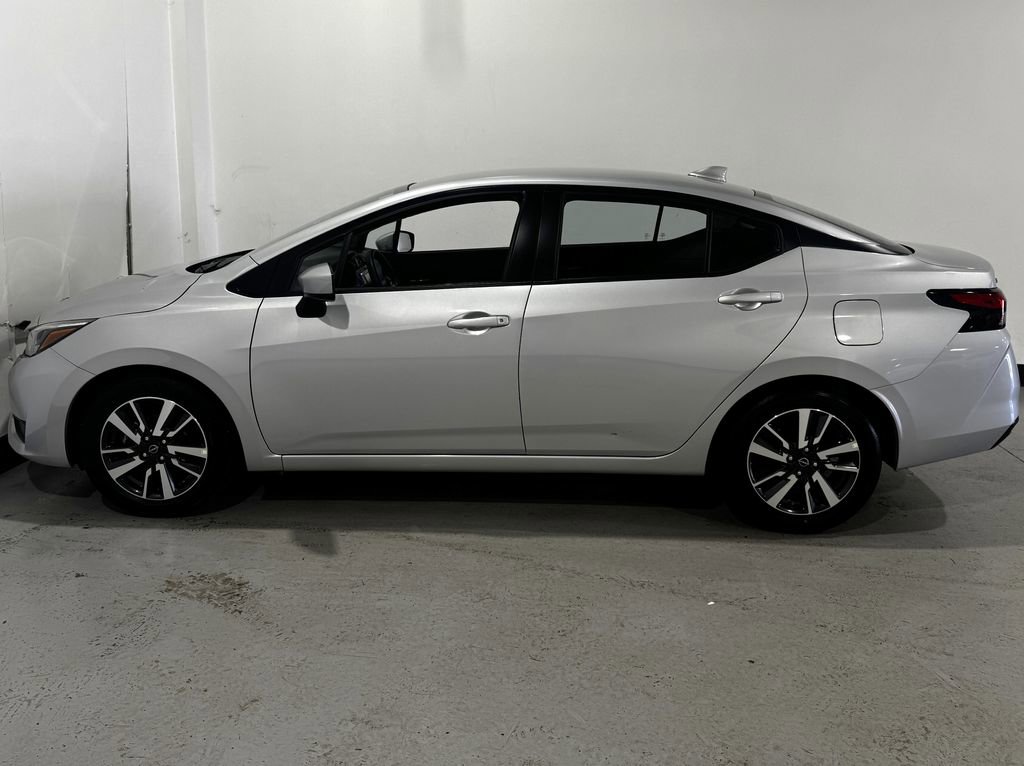 Used 2025 Nissan Versa SV image 14