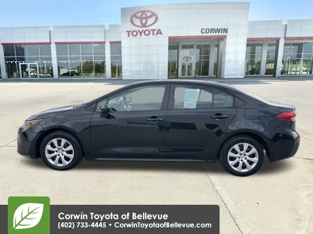 Used 2023 Toyota Corolla LE image 2