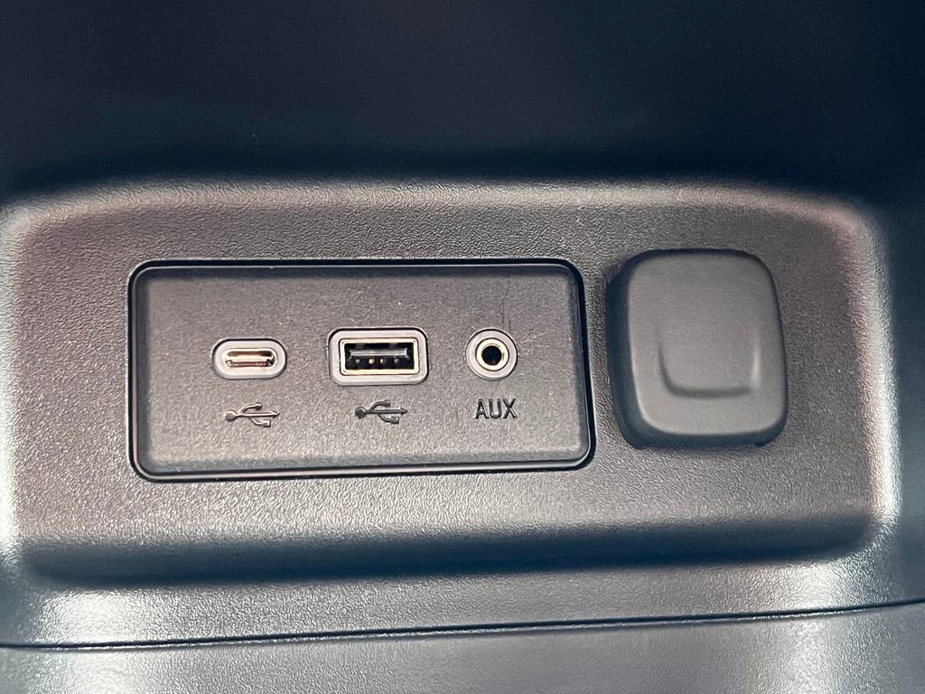 Used 2021 Chevrolet Equinox LS w/ LS Convenience Package image 30