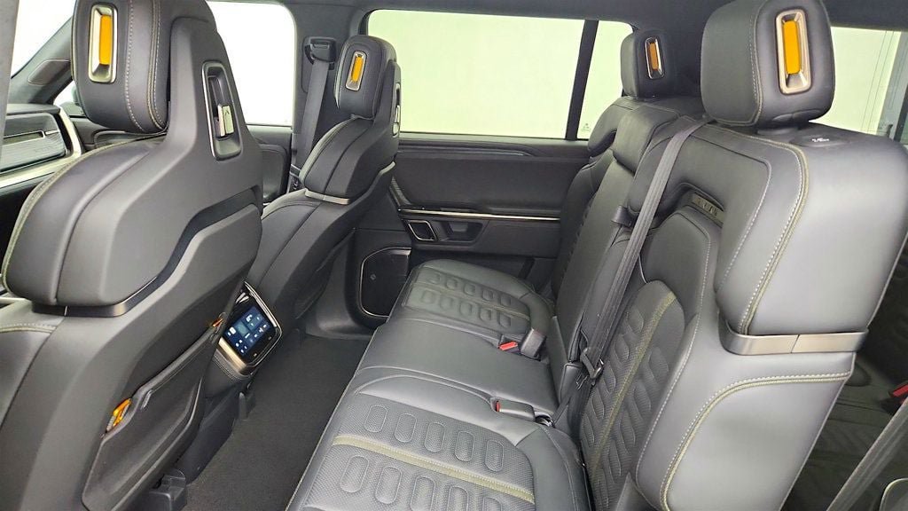 Used 2023 Rivian R1S Adventure AWD/4WD image 22