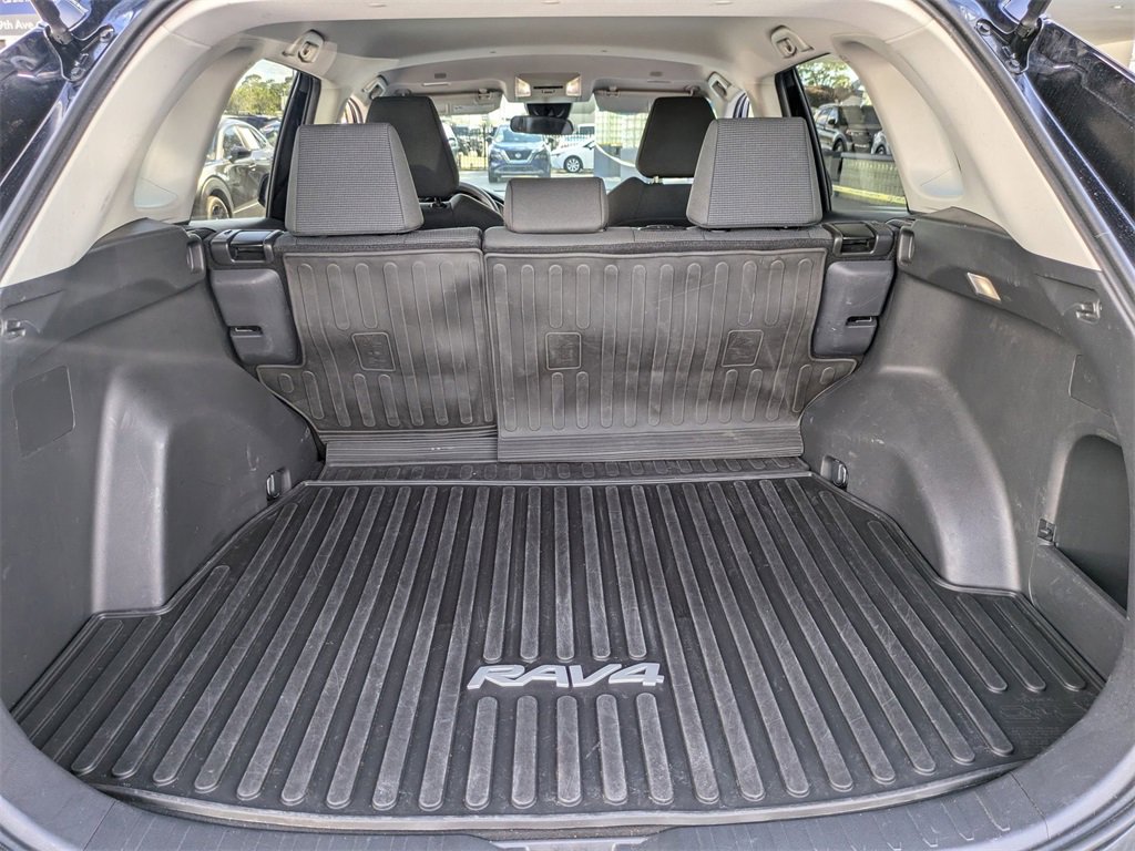 Used 2025 Toyota RAV4 LE image 28