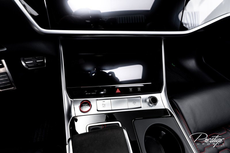 Used 2022 Audi RS 6 w/ Executive Package image 31