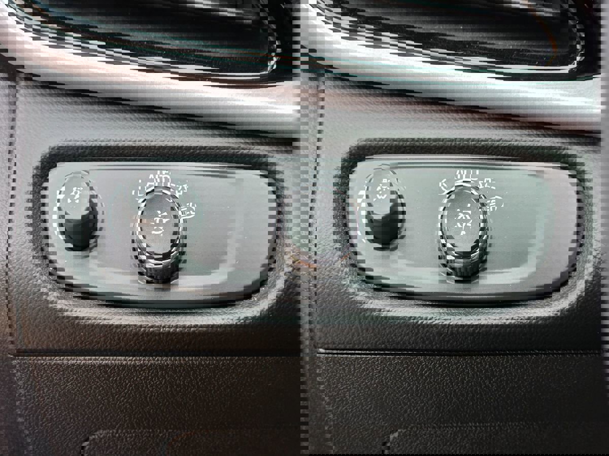 Used 2017 Chevrolet Volt LT w/ Comfort Package image 47