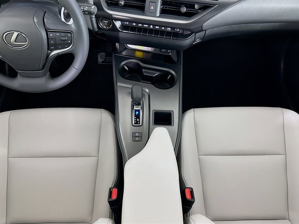 New 2026 Lexus UX 300h FWD image 17