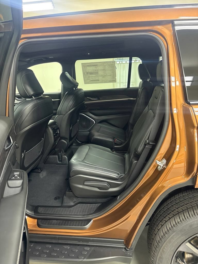 New 2026 Jeep Grand Cherokee L Limited AWD/4WD image 22