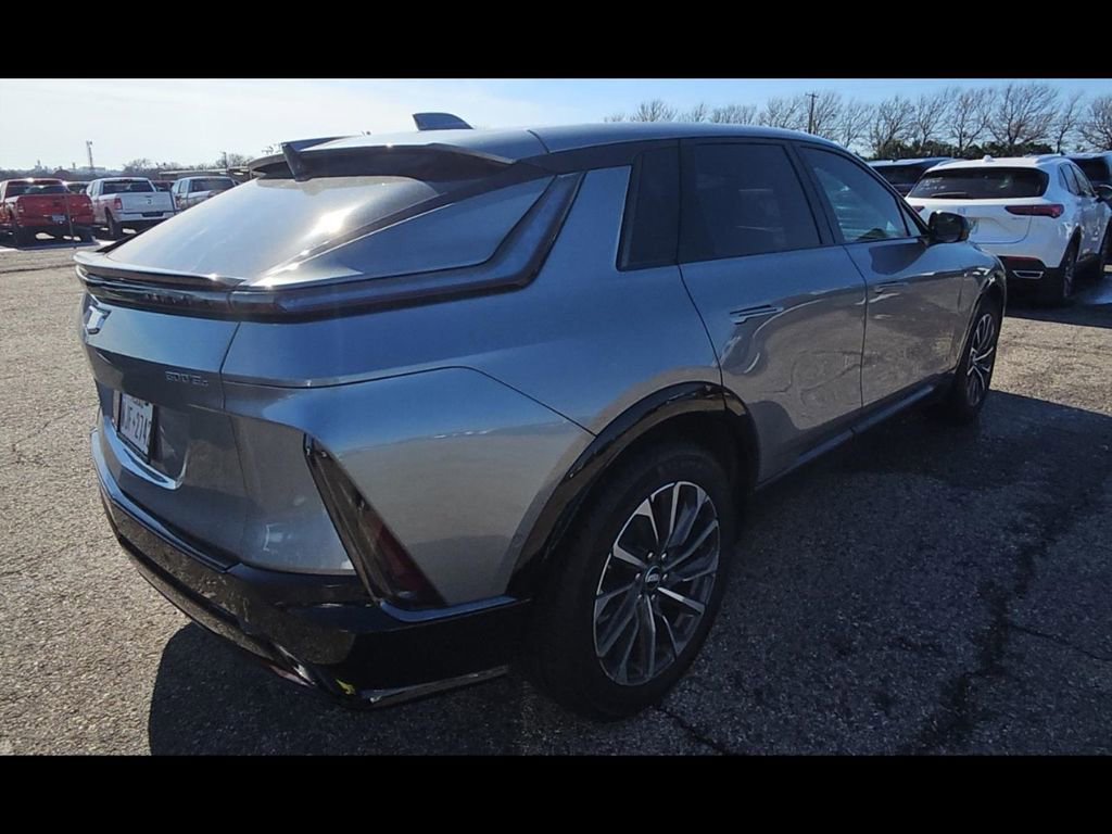 Used 2025 Cadillac Lyriq Sport AWD/4WD image 8