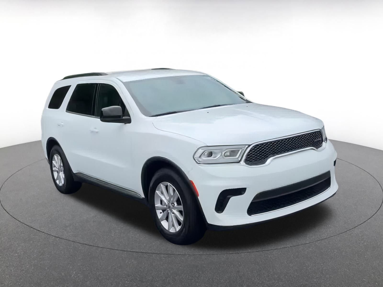 Used 2024 Dodge Durango SXT image 3