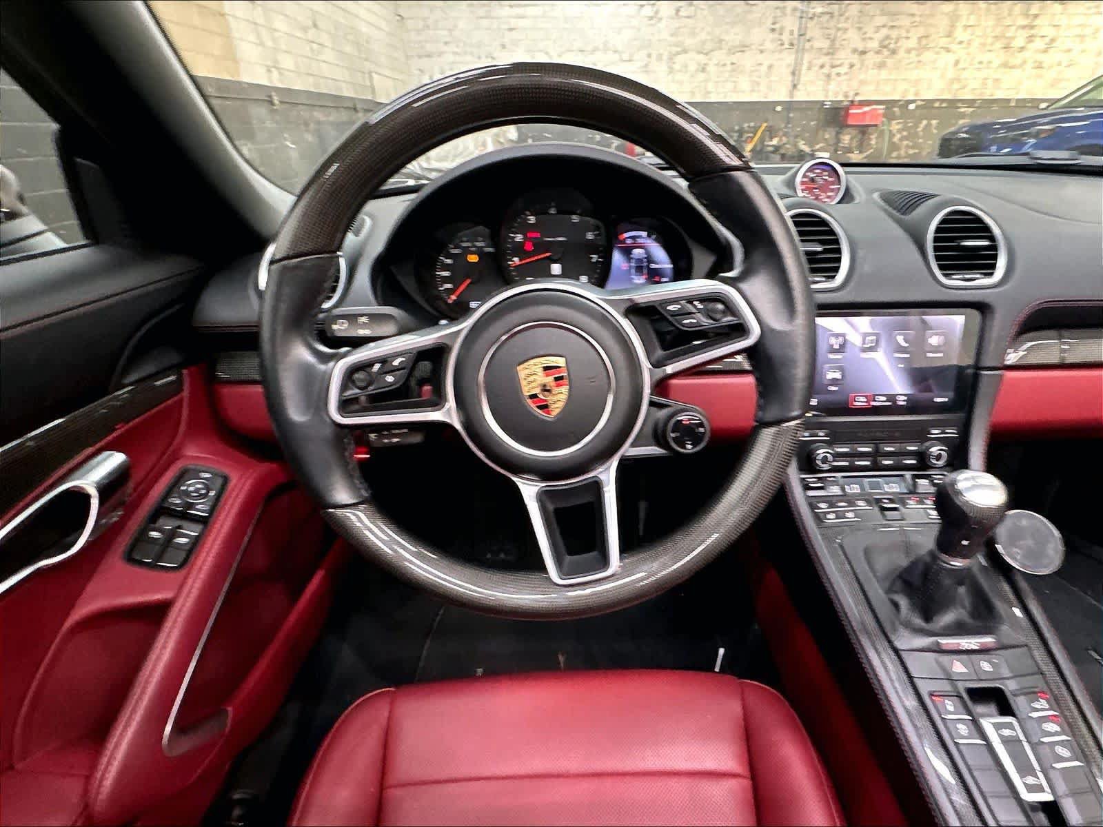 Used 2024 Porsche 718 Boxster RWD image 8