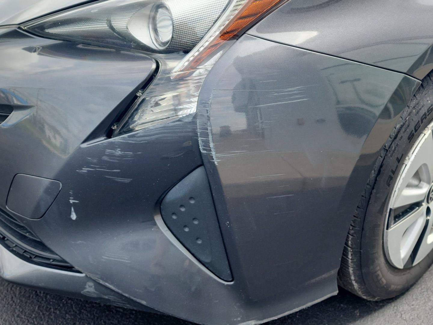 Used 2017 Toyota Prius Four w/ Advanced Technology Package FWD image 38