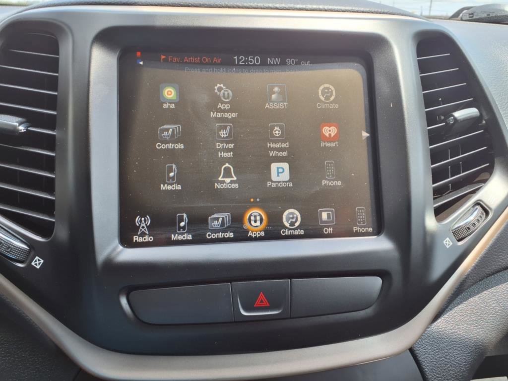 Used 2017 Jeep Cherokee Latitude w/ Cold Weather Group image 13