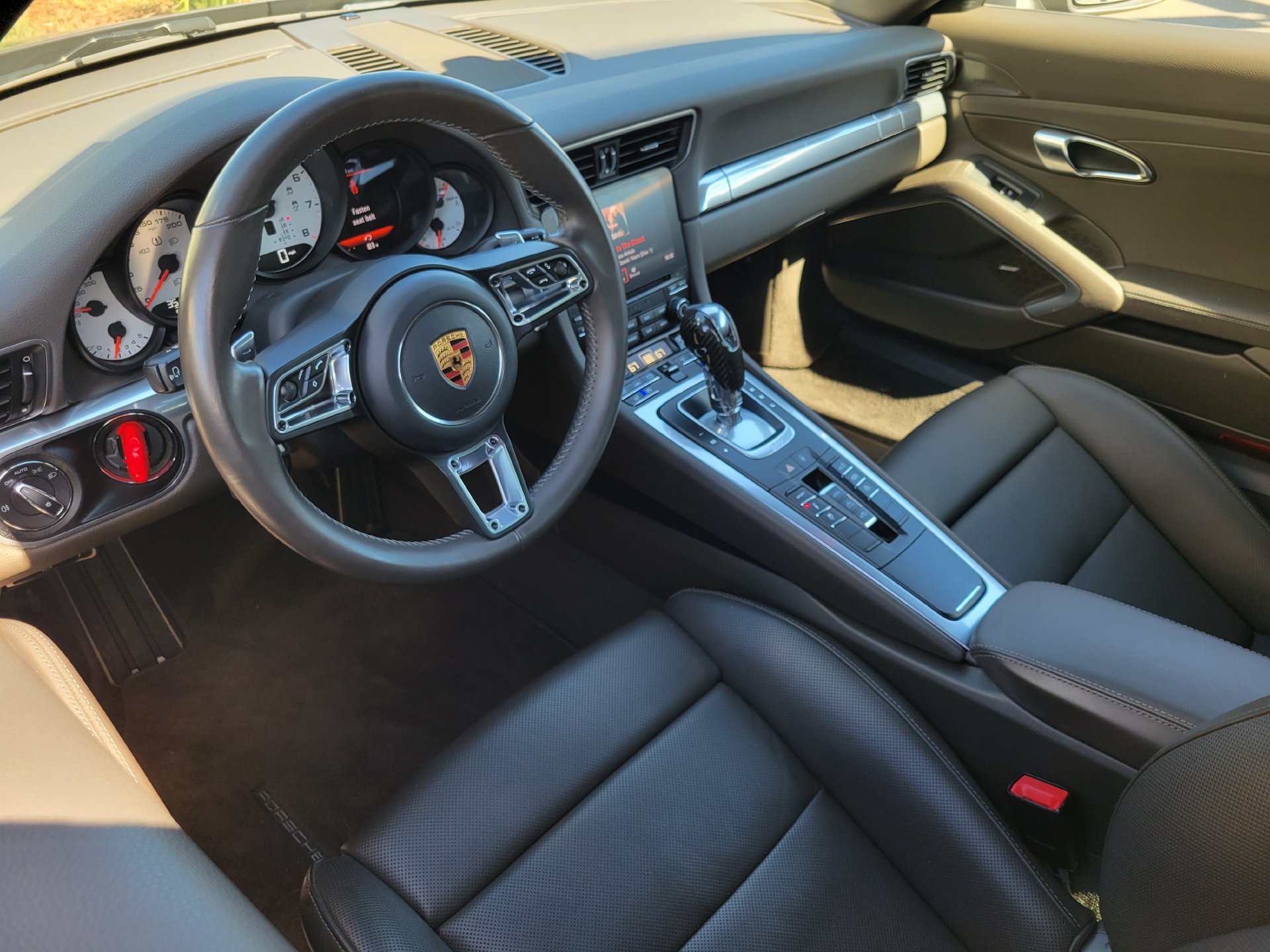 Certified 2018 Porsche 911 Carrera RWD image 12