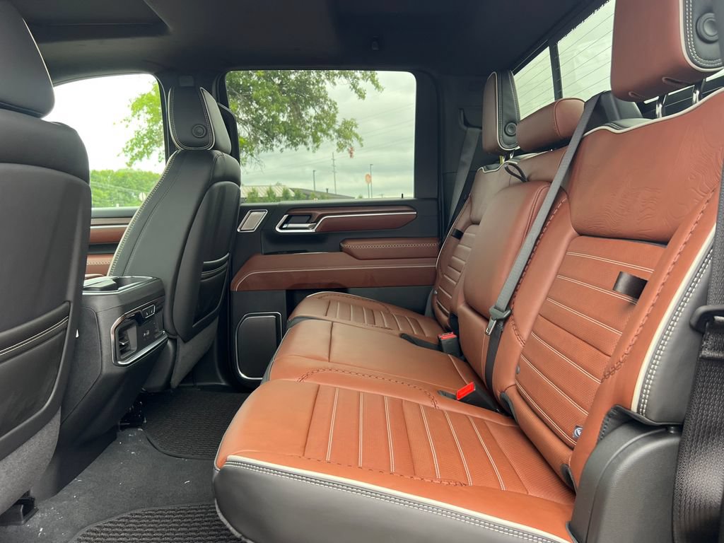 New 2026 GMC Sierra 3500 Denali Ultimate AWD/4WD image 4