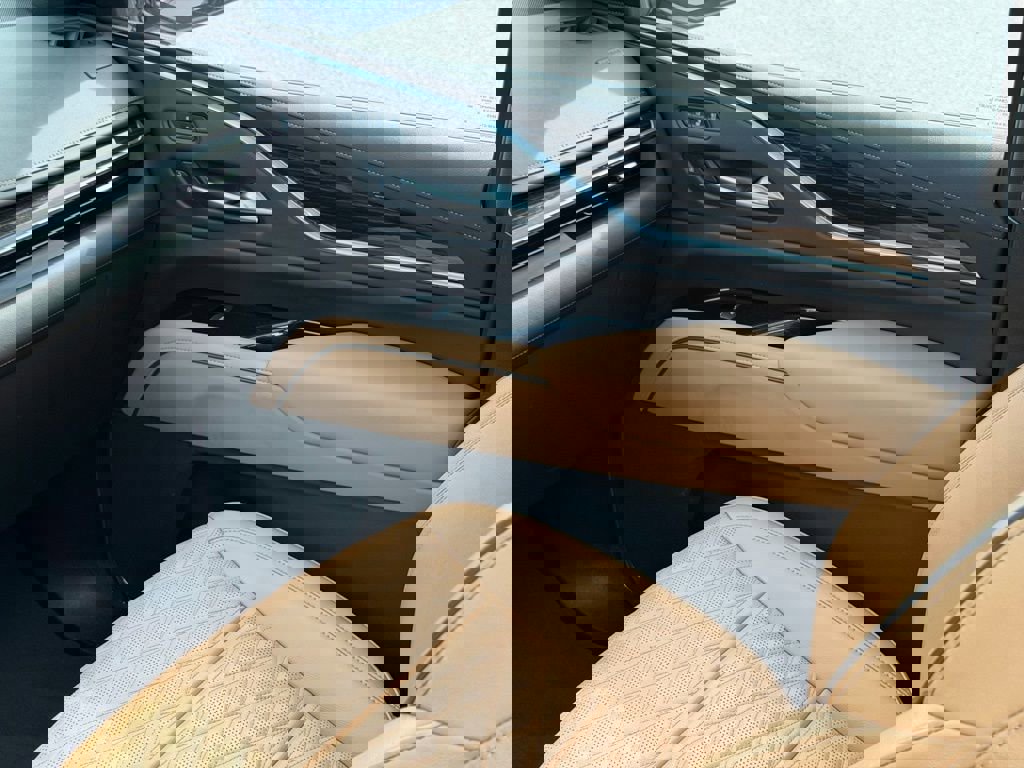 Used 2021 Cadillac Escalade ESV Premium Luxury image 28