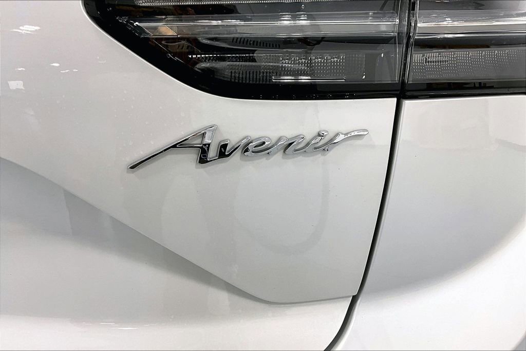 Used 2023 Buick Envision Avenir image 40