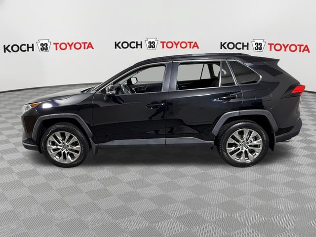 Used 2020 Toyota RAV4 XLE Premium AWD/4WD image 4