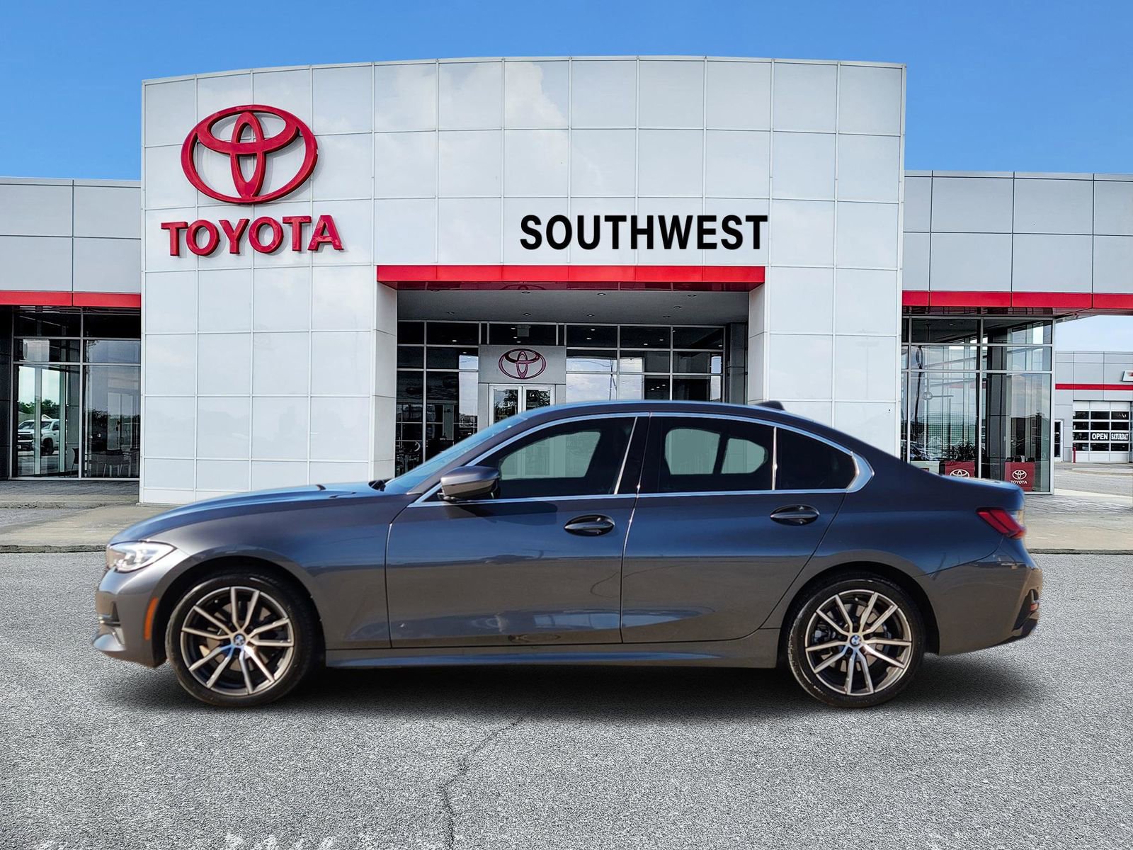 Used 2022 BMW 330i xDrive Sedan image 3