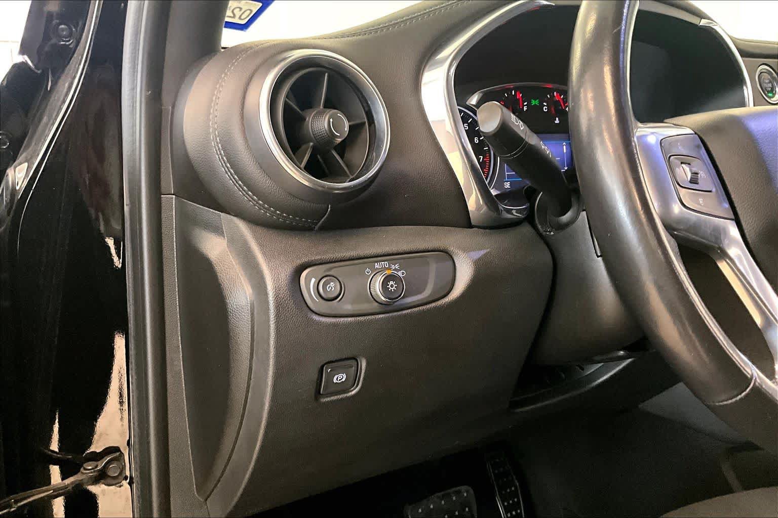 Used 2020 Chevrolet Blazer LT FWD image 29