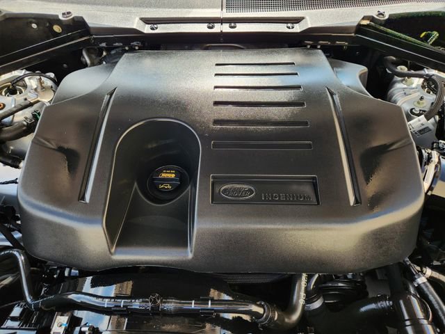 Used 2023 Land Rover Defender 110 SE image 29