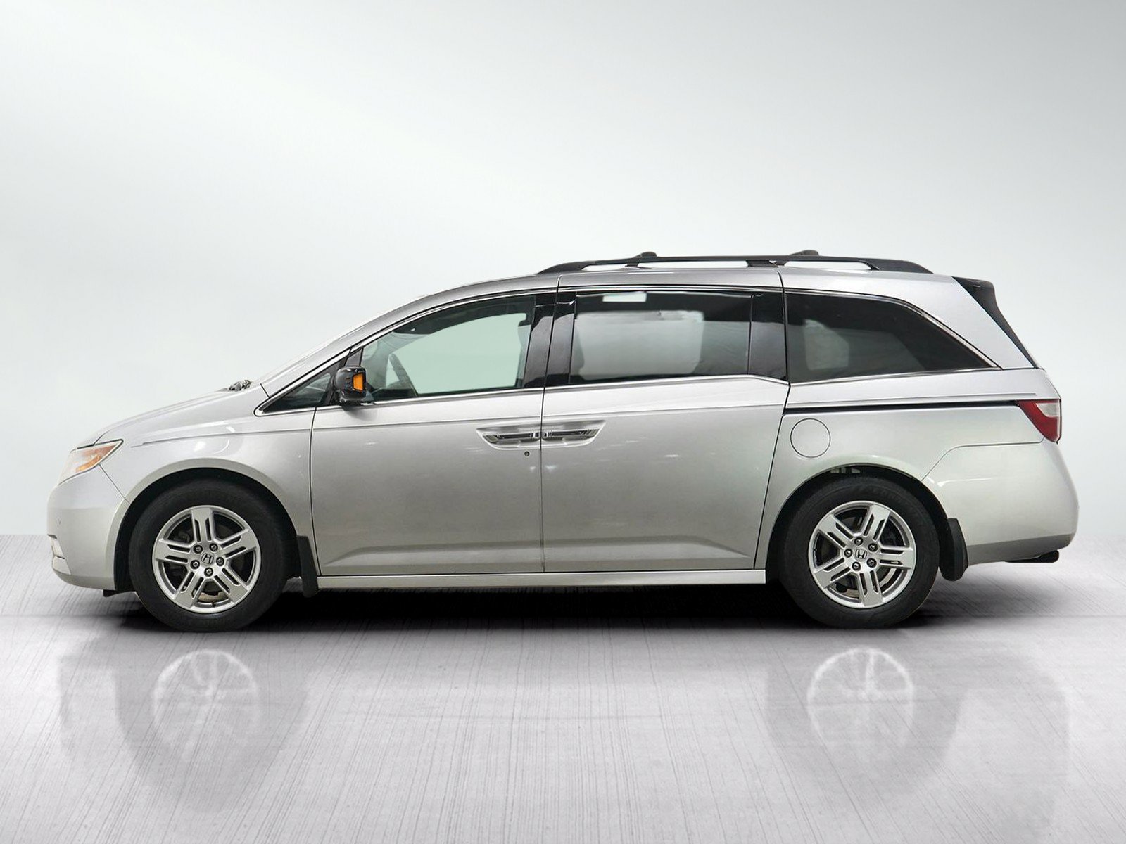 Used 2012 Honda Odyssey Touring image 2