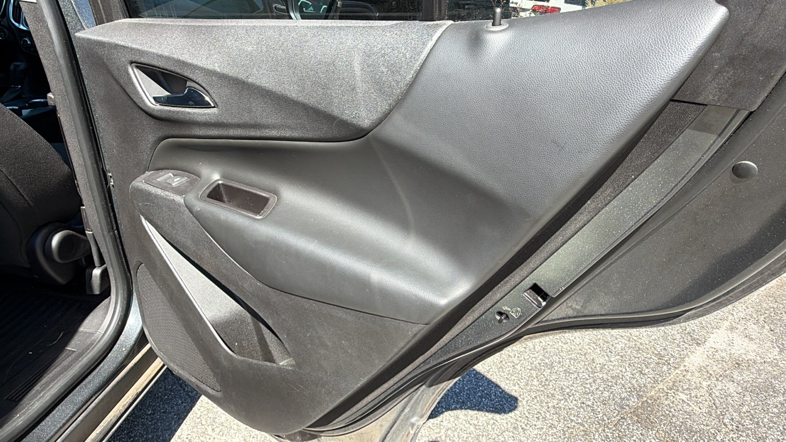 Used 2018 Chevrolet Equinox LT FWD image 20