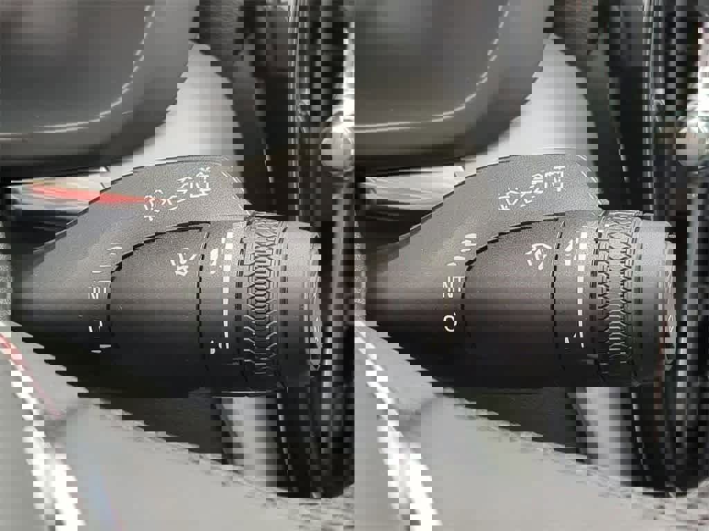 Certified 2025 Volvo XC60 T8 Core w/ Protection Package Premier image 24